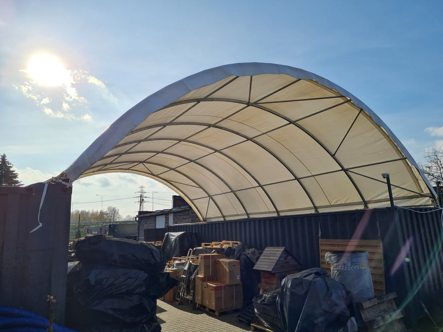 Konteineru nojume/ bez aizmugurējās sienas, ar skrūvēm/  C9x12Sk /Cena bez PVN: €3060