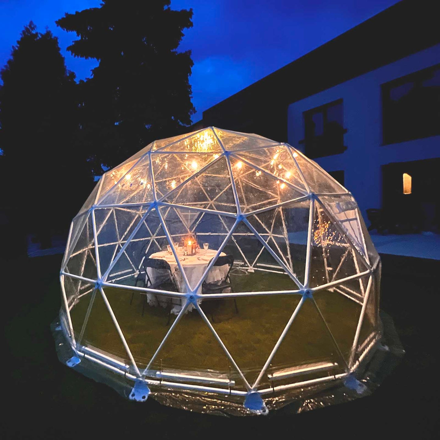 Glempings/ caurspīdīgs/ Platība: 12m²/ Diametrs: 4m